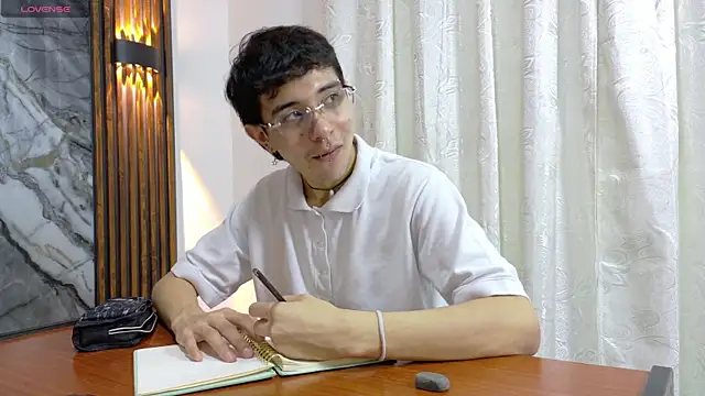 NoahWalker   online show from July 9, 11:36 am