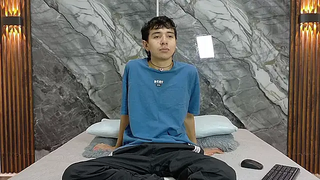 NoahWalker   online show from July 20, 11:12 am