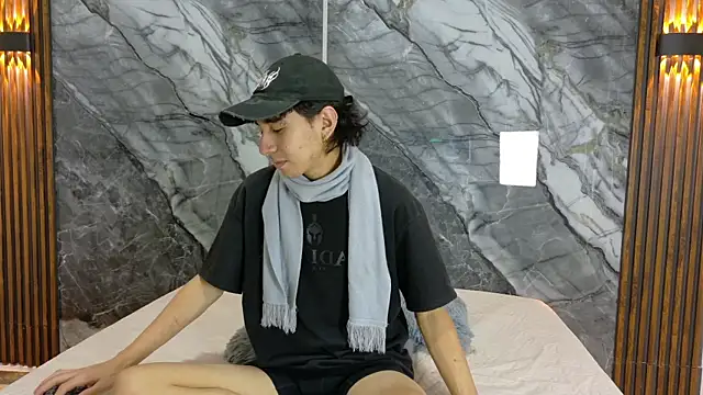 NoahWalker   online show from May 20, 11:06 am