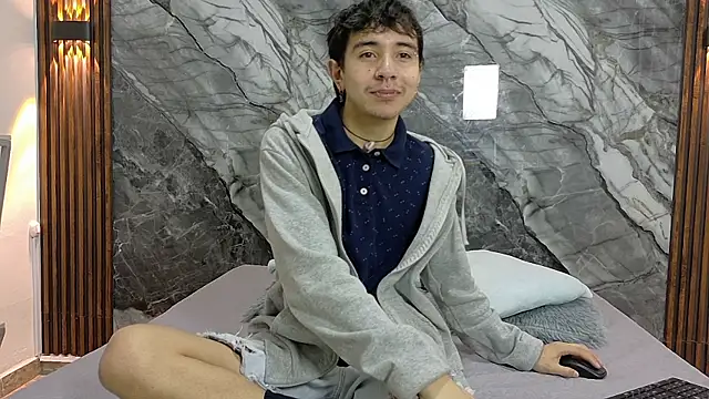 NoahWalker   online show from July 30, 11:09 am