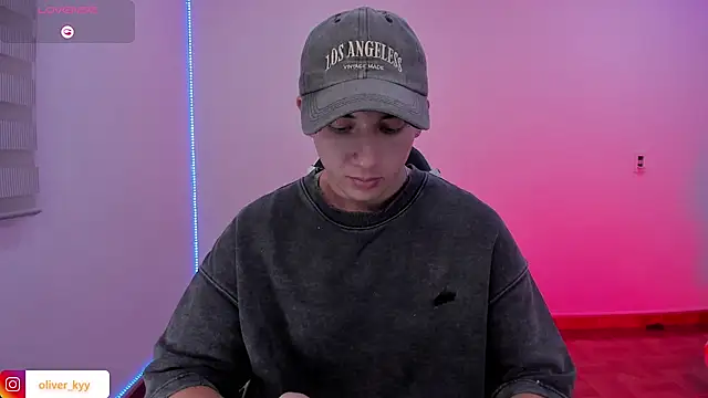 OLIVER K online show from May 15, 1:14 am