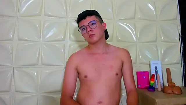 carlos vegaa online show from April 22, 6:34 pm