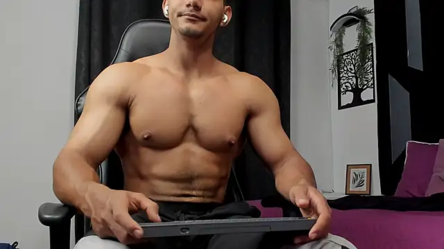 Fabio RissiJS online show from May 8, 7:47 pm