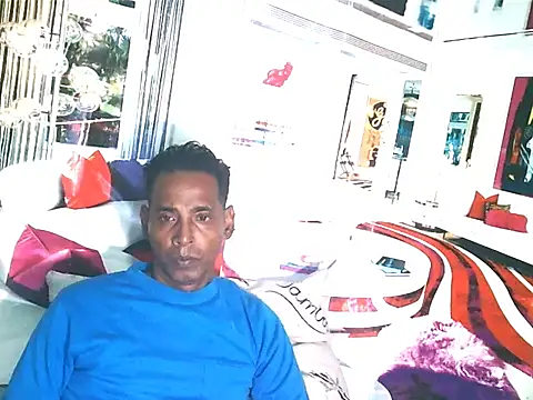 IndianHunk01 online show from May 2, 6:21 pm