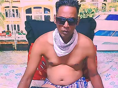 IndianHunk01 online show from April 27, 5:48 am