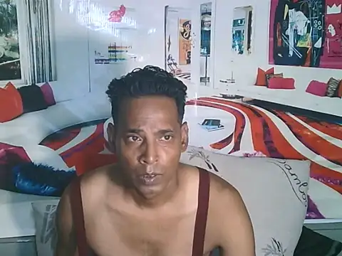 IndianHunk01 online show from May 3, 6:32 pm