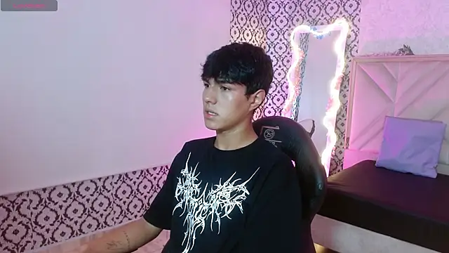 Damian tay online show from July 2, 11:38 am