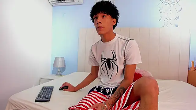 NoahBull19 online show from April 18, 9:25 pm