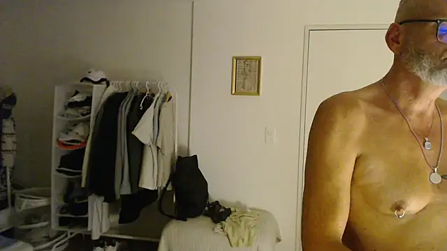 Thomster72 online show from July 31, 8:40 pm