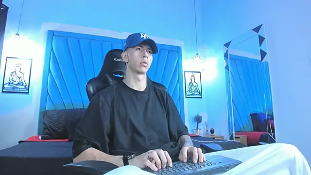 OliverThompsonJS online show from May 12, 5:38 am