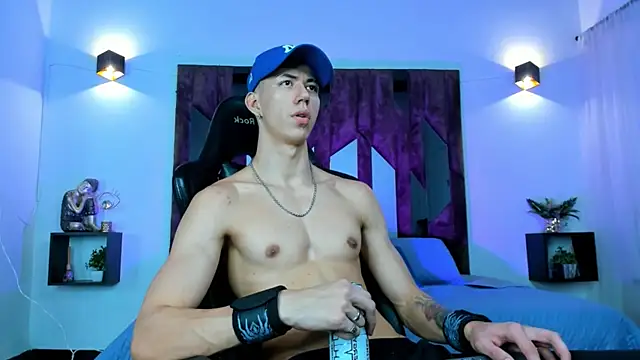 OliverThompsonJS online show from April 21, 4:07 am
