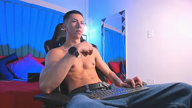 OliverThompsonJS online show from May 13, 8:00 am
