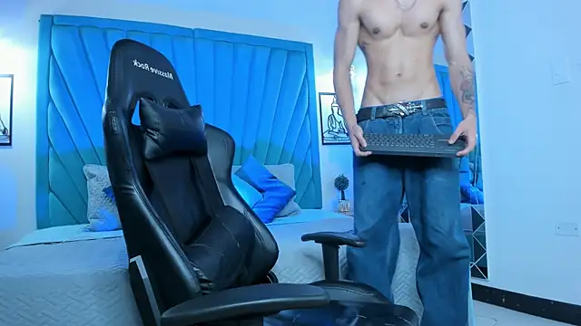 OliverThompsonJS online show from April 22, 4:08 am