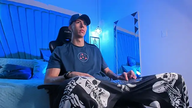 OliverThompsonJS online show from May 5, 5:20 am