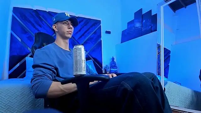OliverThompsonJS online show from May 8, 5:41 am