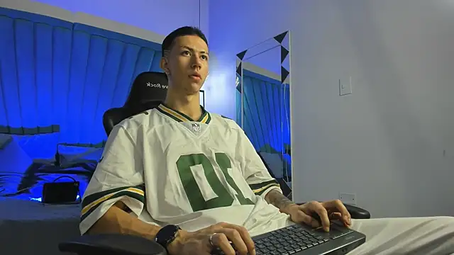 OliverThompsonJS online show from May 30, 5:51 am