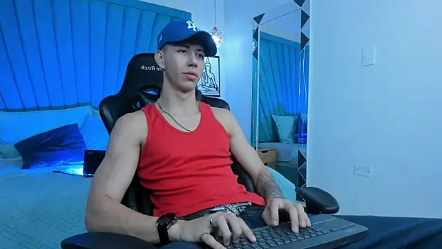 OliverThompsonJS online show from April 30, 3:13 am