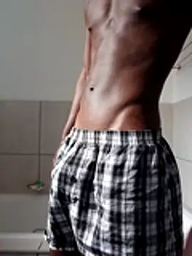 Darkskinned20 online show from June 9, 6:15 am