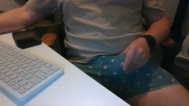richard9718 online show from July 16, 9:00 pm