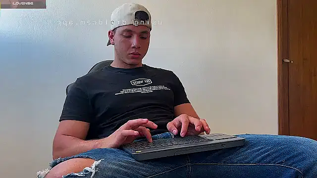 Maxx valiant online show from May 31, 7:37 pm
