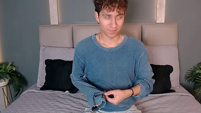 AngeloBellini online show from May 11, 6:27 pm