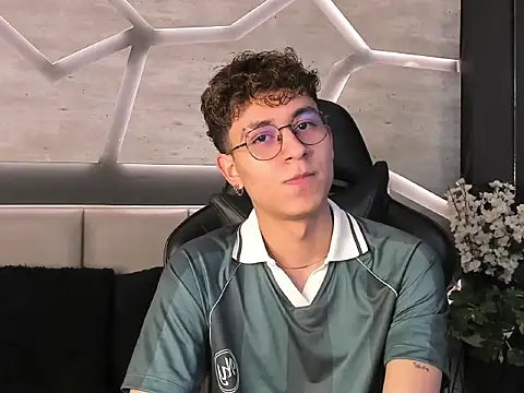 AngeloBellini online show from May 18, 7:18 pm