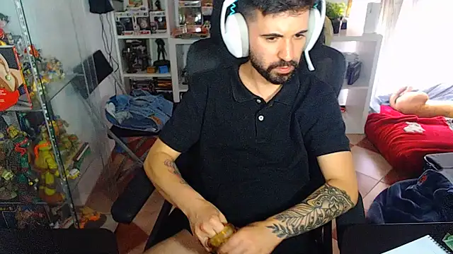 chiquitoconsecreto online show from May 13, 2:47 pm