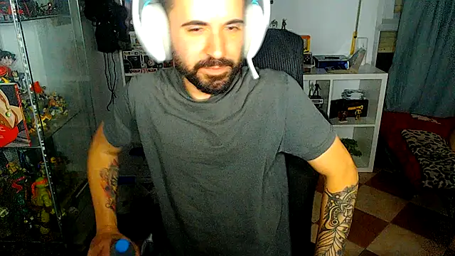 chiquitoconsecreto online show from May 18, 10:47 pm