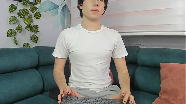 DemonFoxx online show from April 29, 1:16 pm