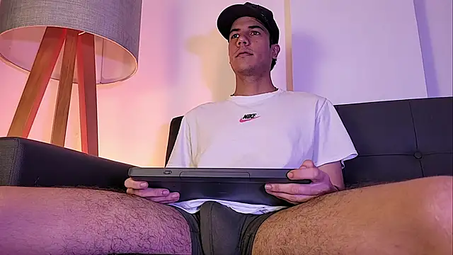Derek stud  online show from May 12, 3:04 am