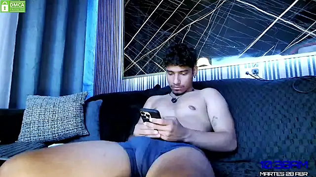 lucianoroblesvip online show from April 28, 3:39 pm