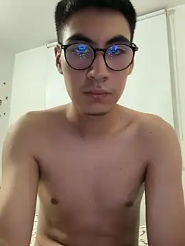 Aaron0305 online show from July 6, 4:42 am