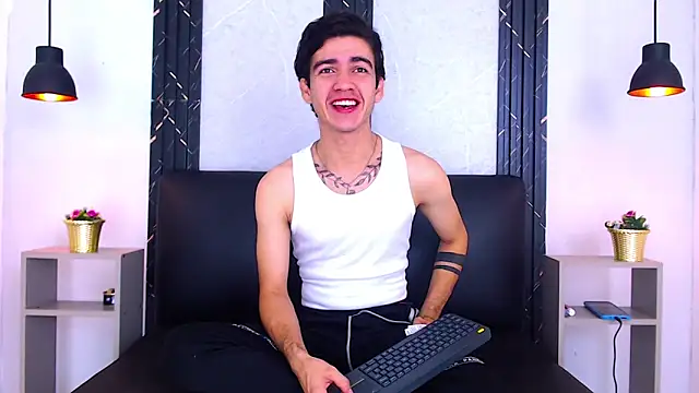 Feiccer Castquer online show from May 5, 11:56 am