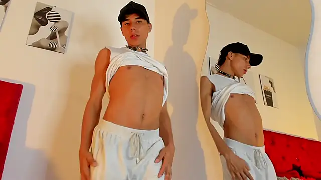 ThiagoSexy005 online show from May 11, 12:23 am
