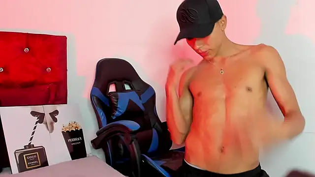 ThiagoSexy005 online show from May 6, 1:06 am