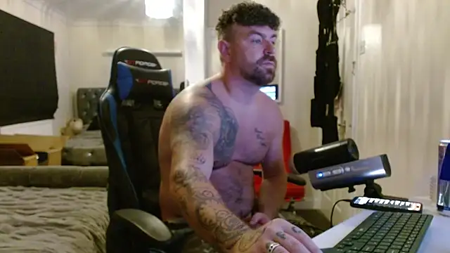 Naughtybihubbyxx online show from July 13, 8:33 pm