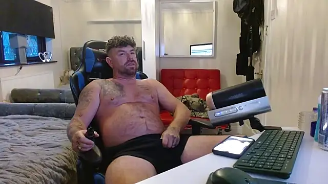 Naughtybihubbyxx online show from July 6, 8:43 pm