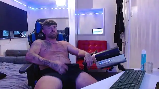 Naughtybihubbyxx online show from July 7, 8:45 pm
