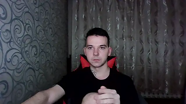 gwinbladee online show from April 29, 4:11 pm