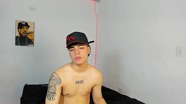 just2latins online show from May 16, 7:23 pm