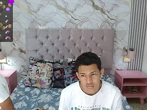PhillipCox online show from May 11, 12:40 pm