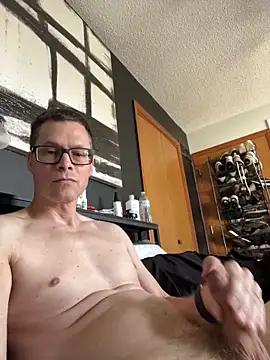 dadbod847364 online show from May 24, 8:37 pm