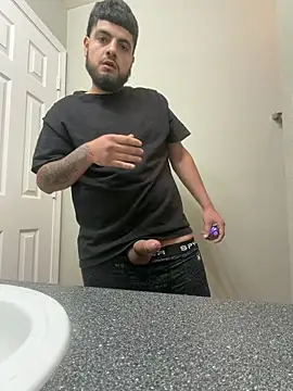 Zaddymatty2002 online show from May 13, 6:10 am