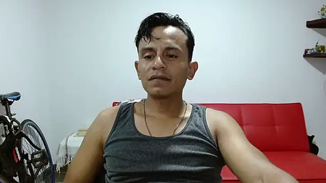 kristianDiaz online show from May 6, 12:33 am