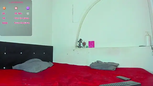 liammendoza98 online show from May 11, 2:45 pm