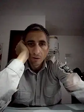 Alejandro83bsf online show from May 16, 4:10 am
