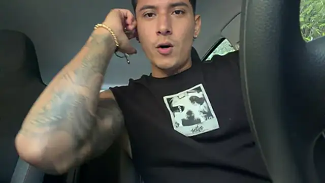 SexxxySquirterStev777 online show from May 9, 2:07 pm
