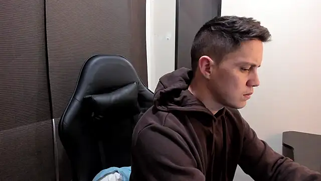 KendricTorres online show from July 8, 1:04 pm