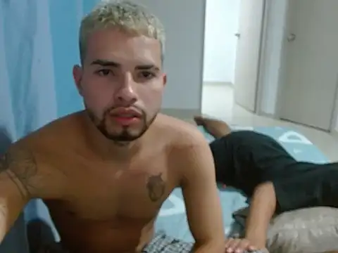 twinks004 online show from April 30, 11:53 pm