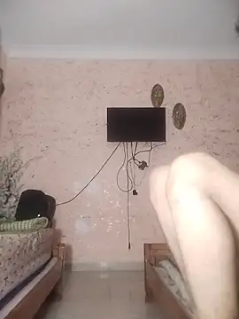 adamhdgdhdv73 online show from May 9, 12:44 am